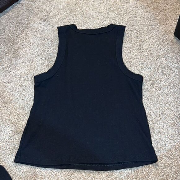 Old navy tank  - Picture 2 of 2